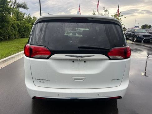 Used 2019 Chrysler Pacifica Limited FWD image 6