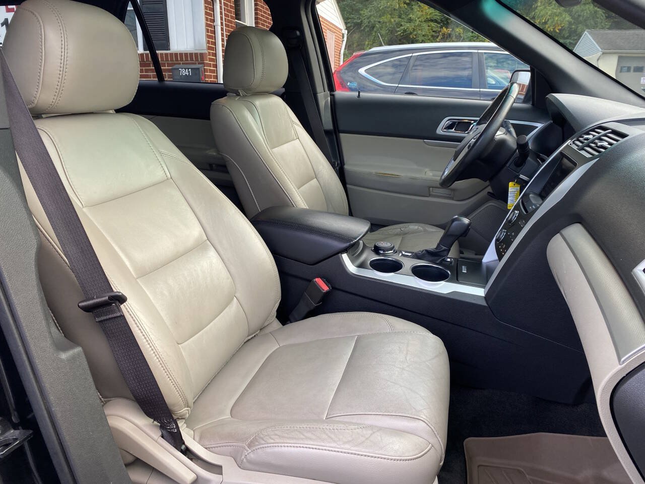Used 2012 Ford Explorer XLT AWD/4WD image 18