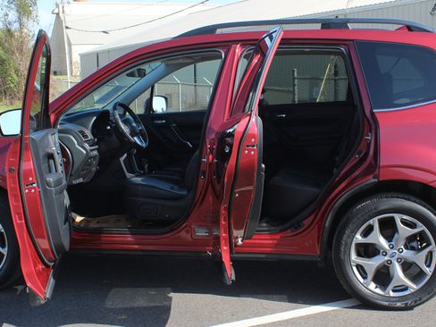 Used 2017 Subaru Forester 2.5i Touring image 7