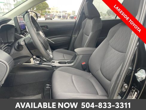 Certified 2024 Toyota Corolla Cross LE FWD image 29