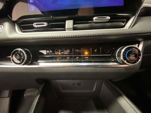 Used 2025 Chevrolet Equinox LT image 19