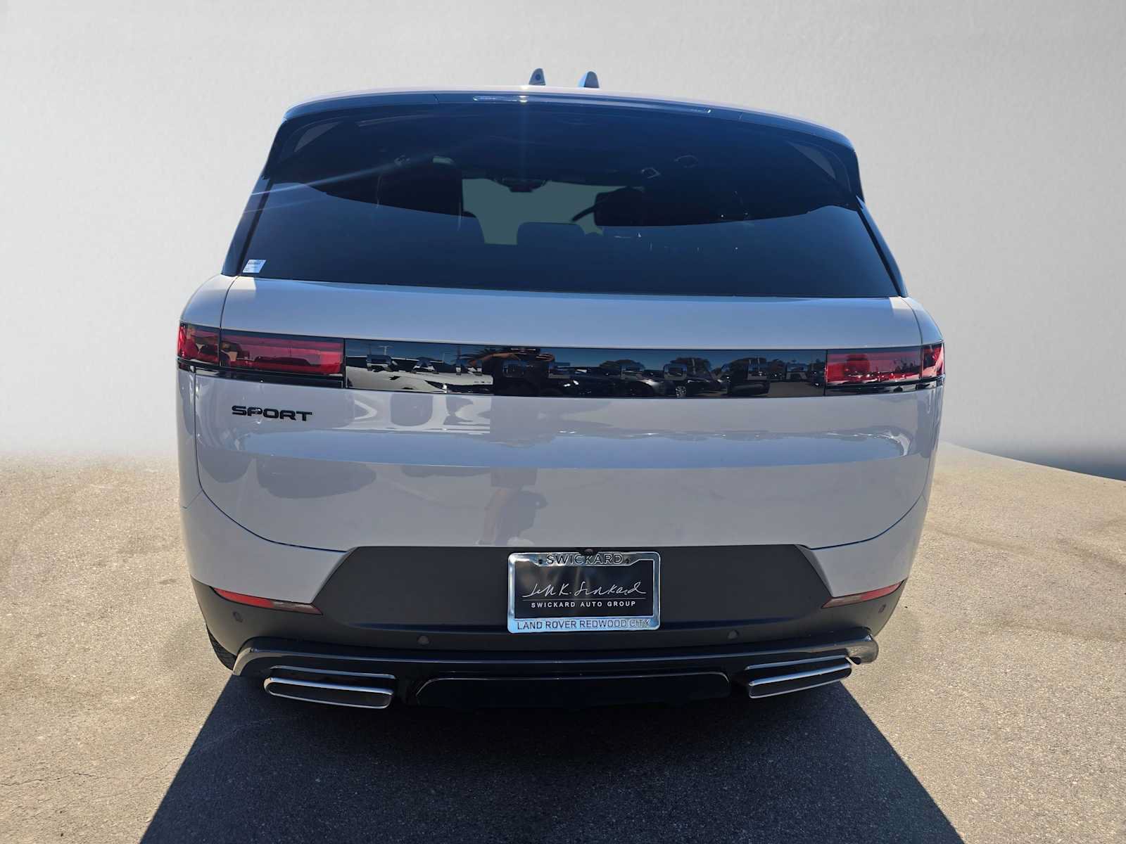 New 2027 Land Rover Range Rover Sport SE AWD/4WD image 4