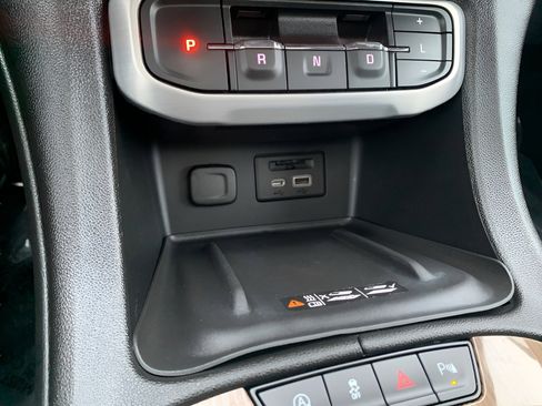 Used 2023 GMC Acadia SLE w/ Driver Convenience Package image 43