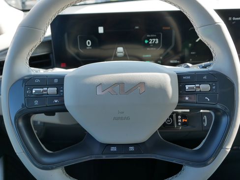 Certified 2024 Kia EV9 Wind image 24