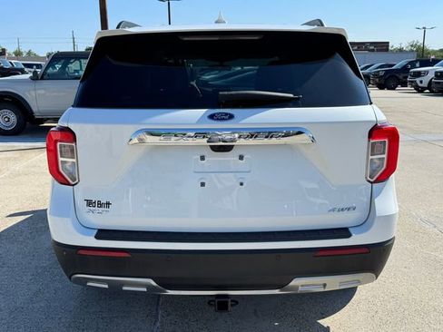 Used 2023 Ford Explorer XLT w/ Equipment Group 202A AWD/4WD image 9