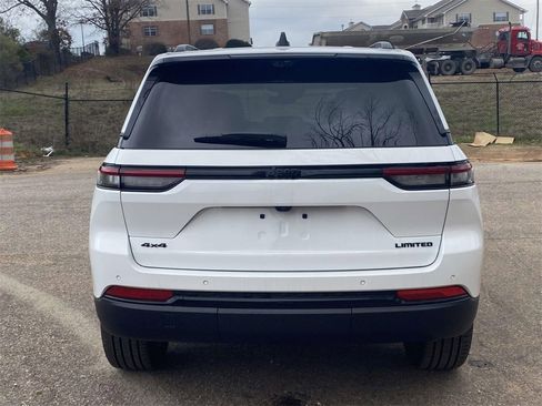 New 2025 Jeep Grand Cherokee Limited w/ Luxury Tech Group II image 6