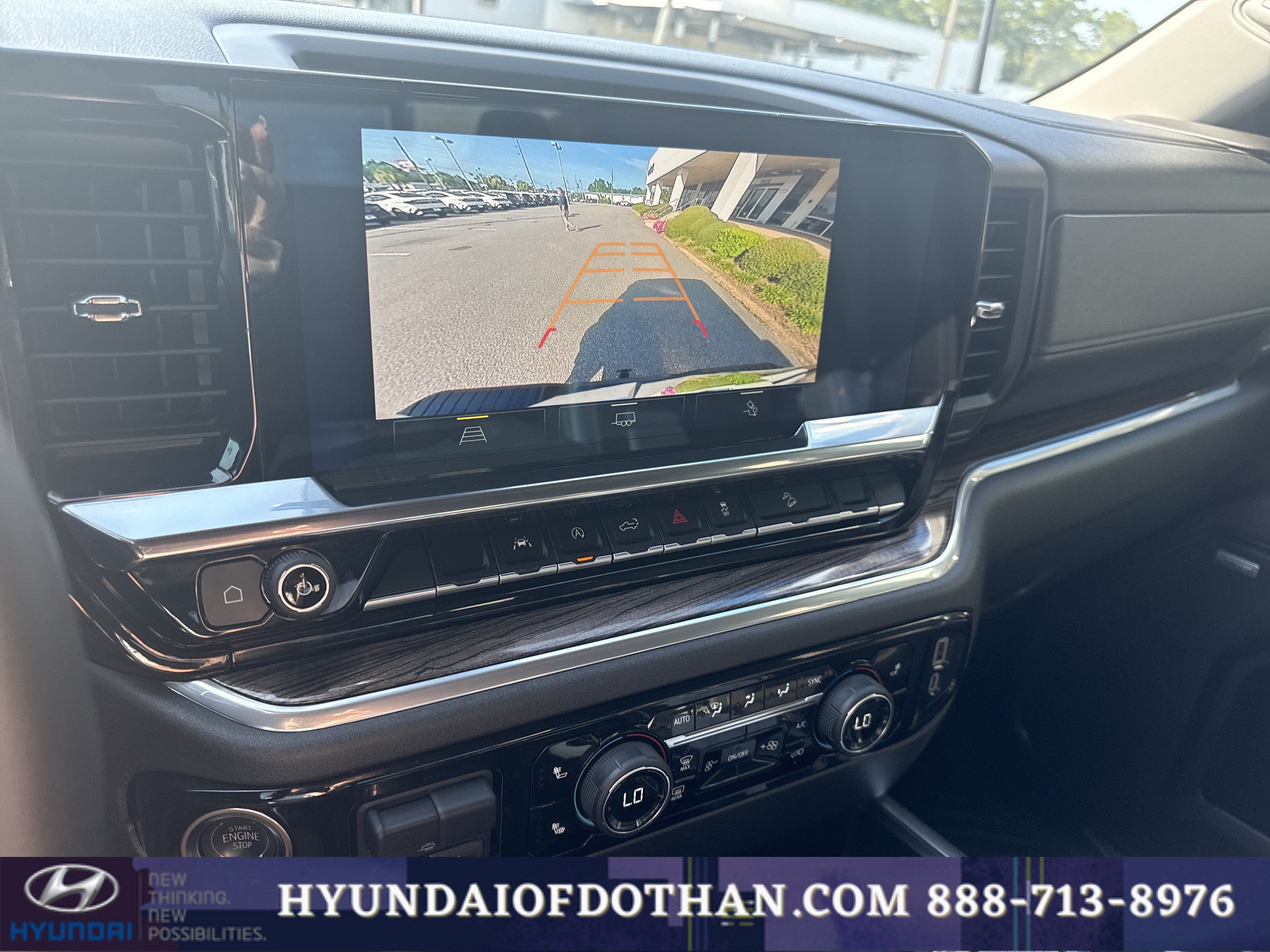 Used 2025 Chevrolet Silverado 1500 LT Trail Boss w/ Convenience Package II AWD/4WD image 9