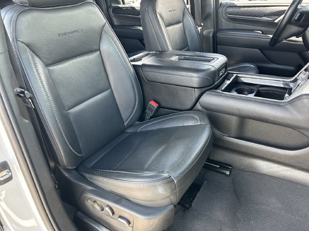 Used 2023 GMC Yukon XL Denali RWD image 29