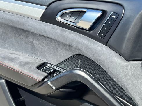 Used 2017 Porsche Cayenne GTS image 34