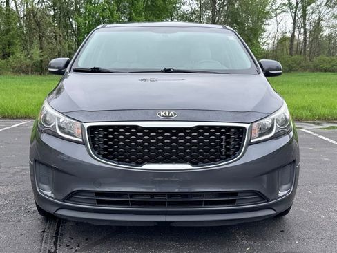 Used 2016 Kia Sedona LX w/ LX Convenience Package FWD image 3