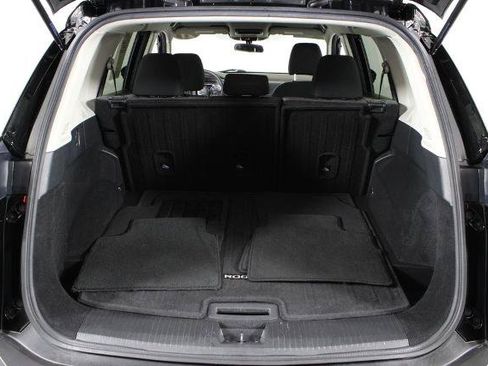Certified 2021 Nissan Rogue SV FWD image 18
