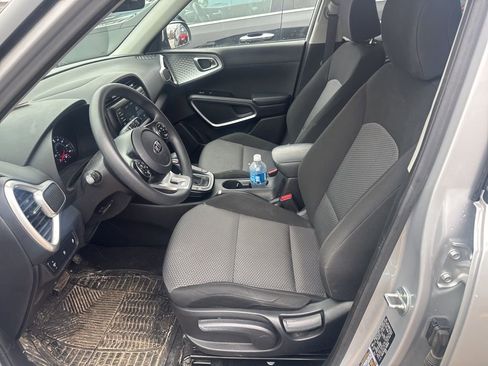 Used 2020 Kia Soul LX FWD image 15