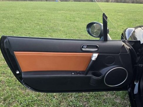 Used 2008 MAZDA MX-5 Miata Grand Touring w/ Premium Pkg image 7