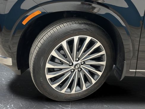 Used 2025 Hyundai Palisade Calligraphy FWD image 39