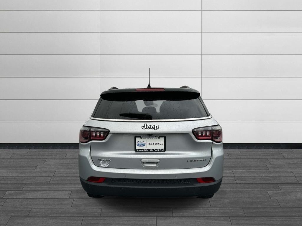 Used 2024 Jeep Compass Limited AWD/4WD image 4