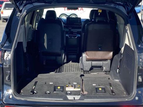 Certified 2022 Toyota Sienna Platinum image 25