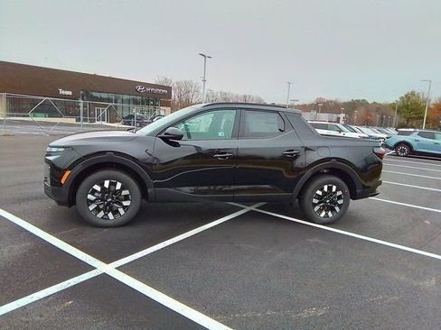 Certified 2025 Hyundai Santa Cruz SEL image 3