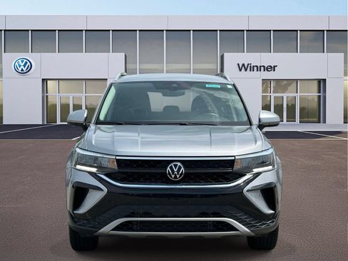 Used 2024 Volkswagen Taos SE FWD image 8