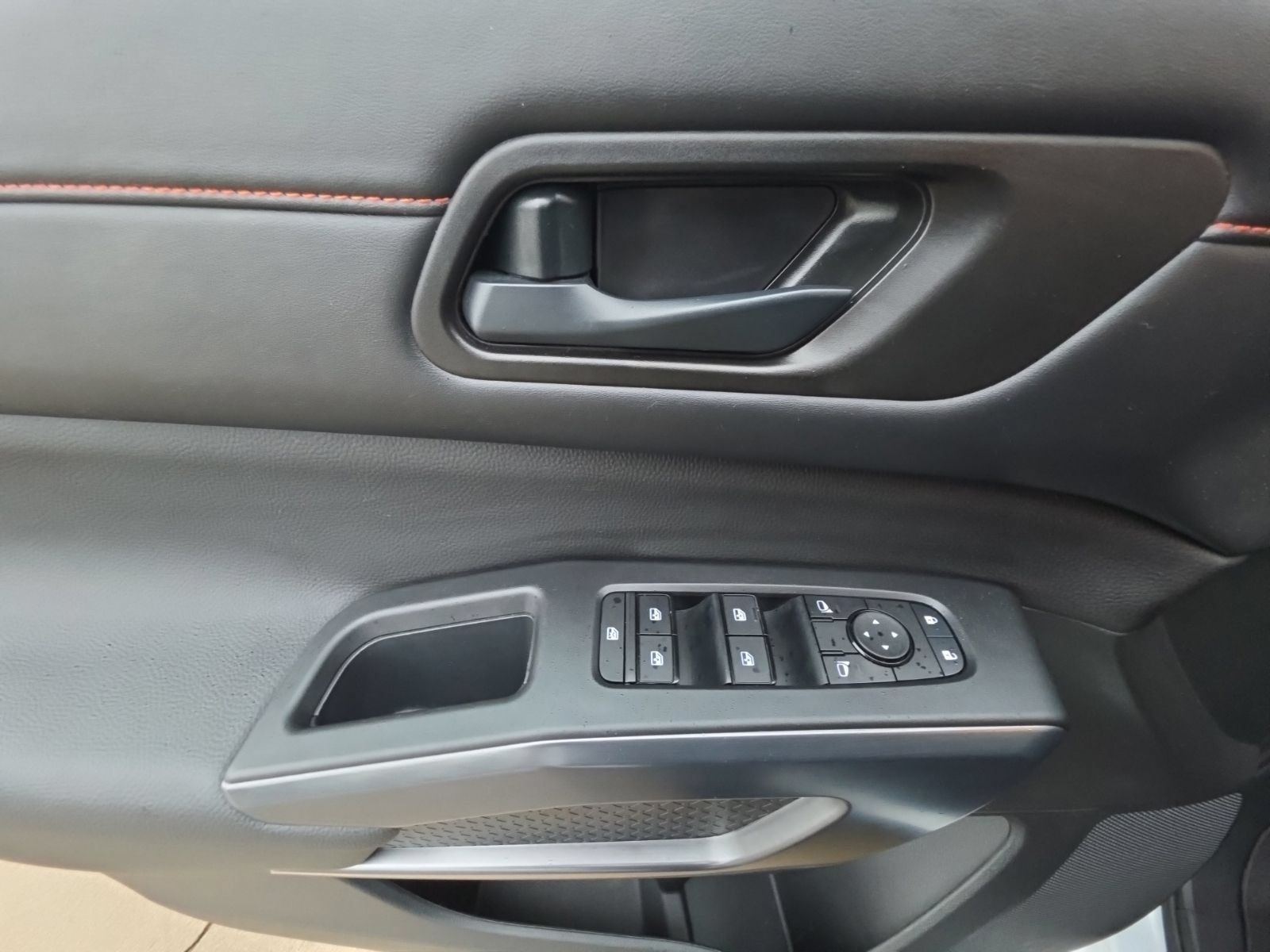 Used 2026 Nissan Pathfinder Rock Creek AWD/4WD image 14