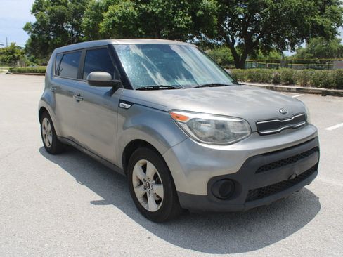 Used 2017 Kia Soul FWD image 16