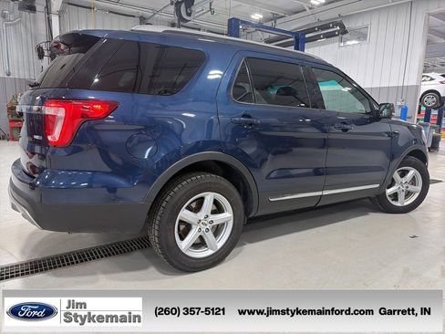 Used 2016 Ford Explorer XLT w/ Equipment Group 202A image 5