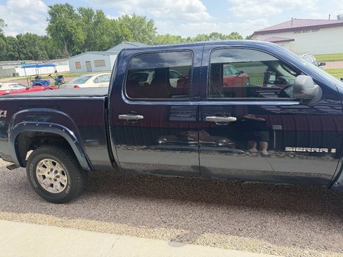Used 2007 GMC Sierra 1500 SLE w/ SLE/SLT Trailering Package AWD/4WD image 5