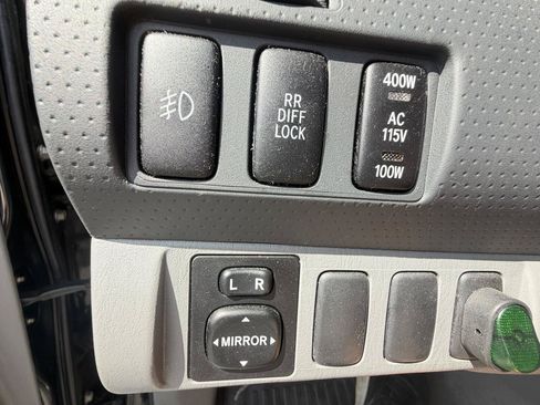 Used 2005 Toyota Tacoma 4x4 Access Cab image 38