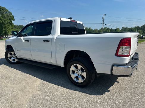 Used 2023 RAM 1500 Big Horn AWD/4WD image 3