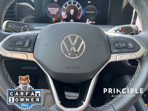 Used 2025 Volkswagen Tiguan SE w/ Panoramic Sunroof Package AWD/4WD image 19