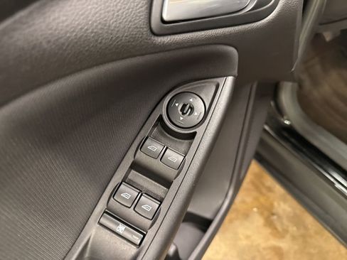 Used 2018 Ford Focus SE image 12