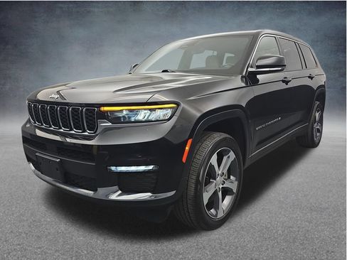 Used 2023 Jeep Grand Cherokee L Limited AWD/4WD image 5