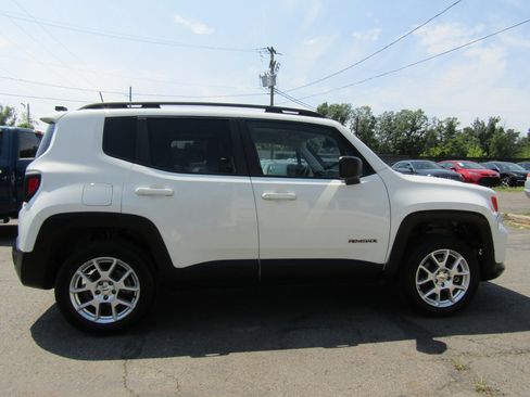Used 2022 Jeep Renegade Sport w/ Sport Appearance Group AWD/4WD image 8