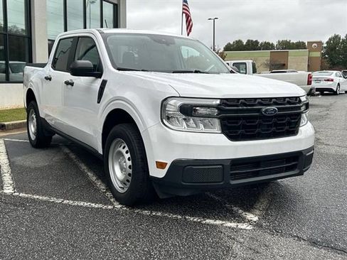 Used 2022 Ford Maverick XL image 3