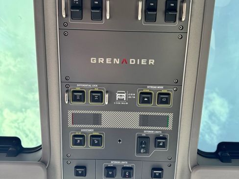 Used 2025 INEOS Grenadier Fieldmaster Edition image 16