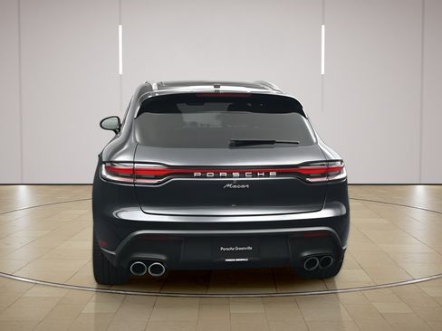 Certified 2024 Porsche Macan AWD/4WD image 23