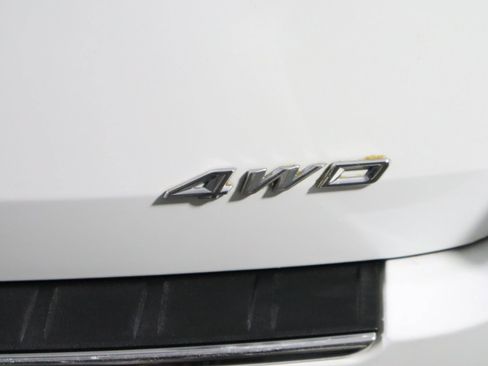 Used 2023 Ford Explorer Limited image 9