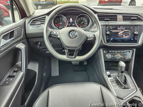 Used 2021 Volkswagen Tiguan SEL FWD image 10