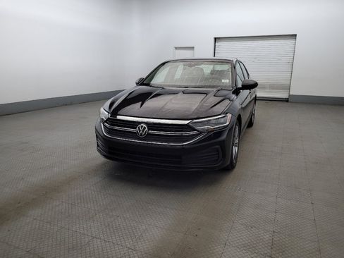 Used 2024 Volkswagen Jetta SE FWD image 15