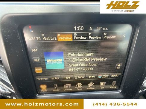 Used 2017 Jeep Cherokee Latitude w/ Cold Weather Group image 14