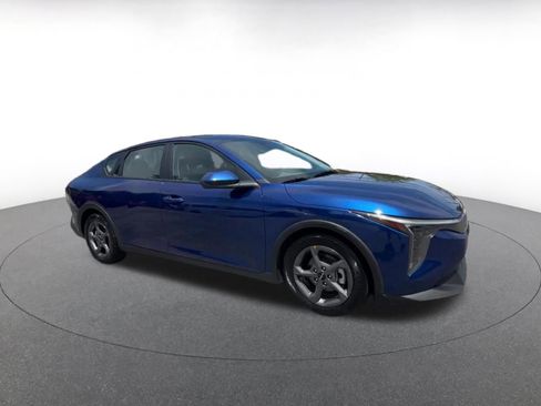 Used 2025 Kia K4 FWD image 2