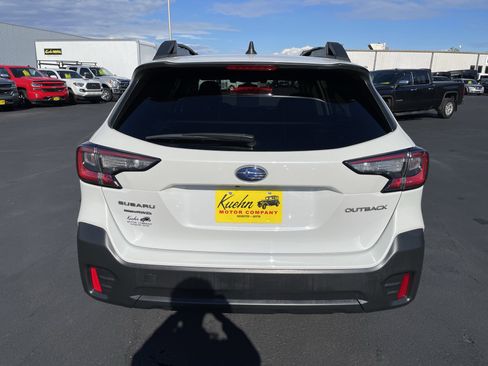 Used 2022 Subaru Outback Premium image 7