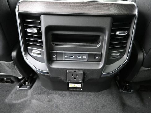 New 2026 RAM 1500 Laramie AWD/4WD image 22