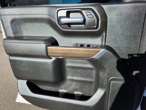 Used 2021 Chevrolet Silverado 1500 LT image 6