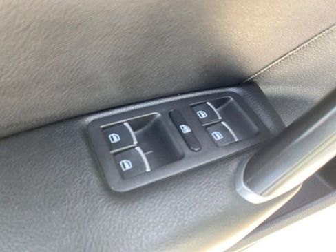 Used 2022 Volkswagen Passat 2.0T image 16