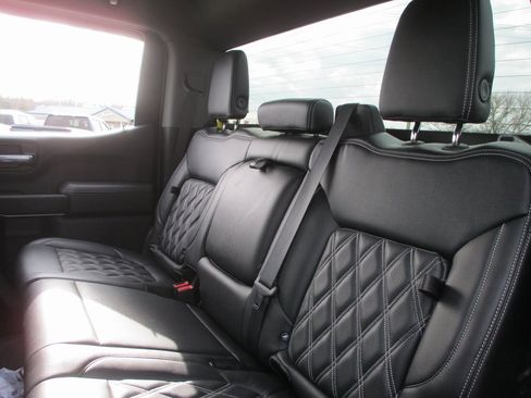 Used 2022 Chevrolet Silverado 1500 RST image 18