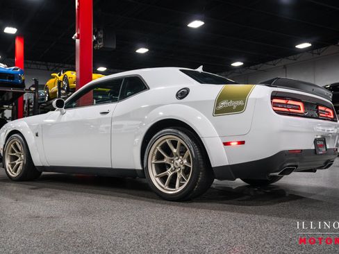 Used 2023 Dodge Challenger R/T Scat Pack RWD image 3