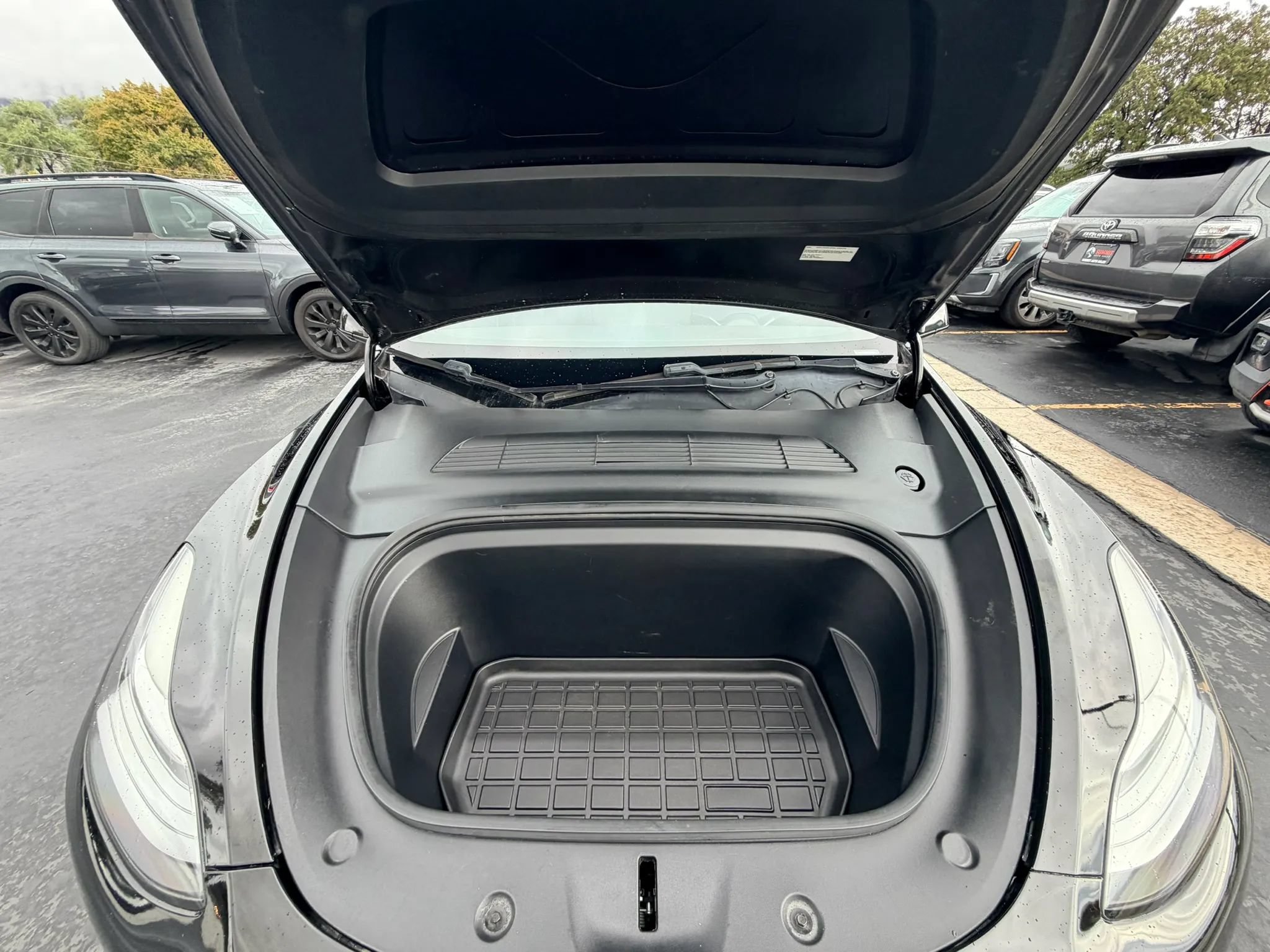 Used 2022 Tesla Model Y Long Range AWD/4WD image 24