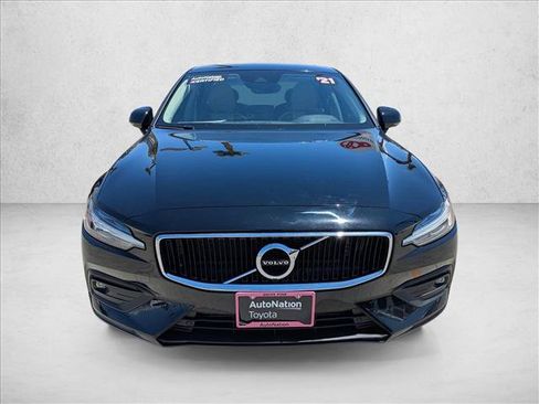 Used 2021 Volvo S60 T6 Momentum AWD/4WD image 2