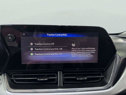 Used 2025 Chevrolet Trax LT w/ Sunroof Package FWD image 50