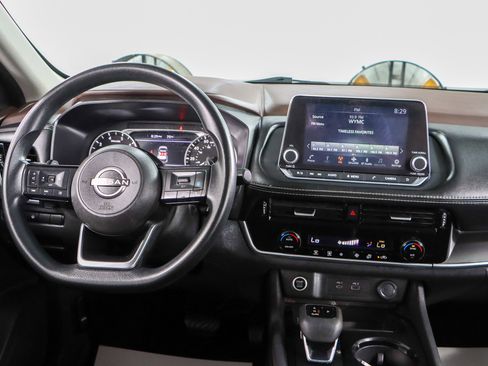 Used 2023 Nissan Rogue SV FWD image 17